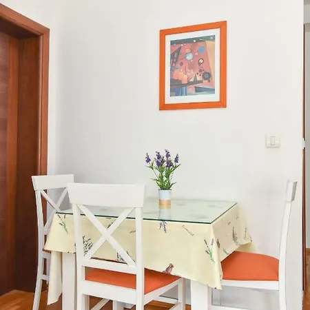 Appartamento Modern 200m From The *