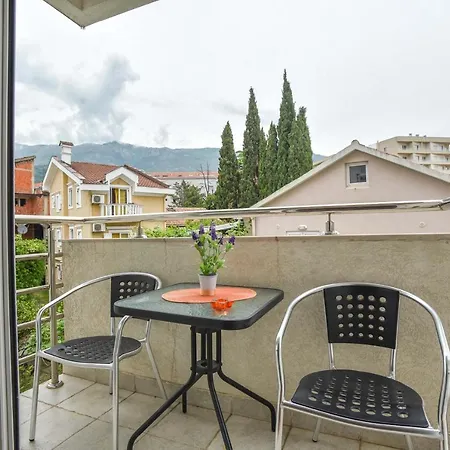 Modern 200m From The Appartamento
